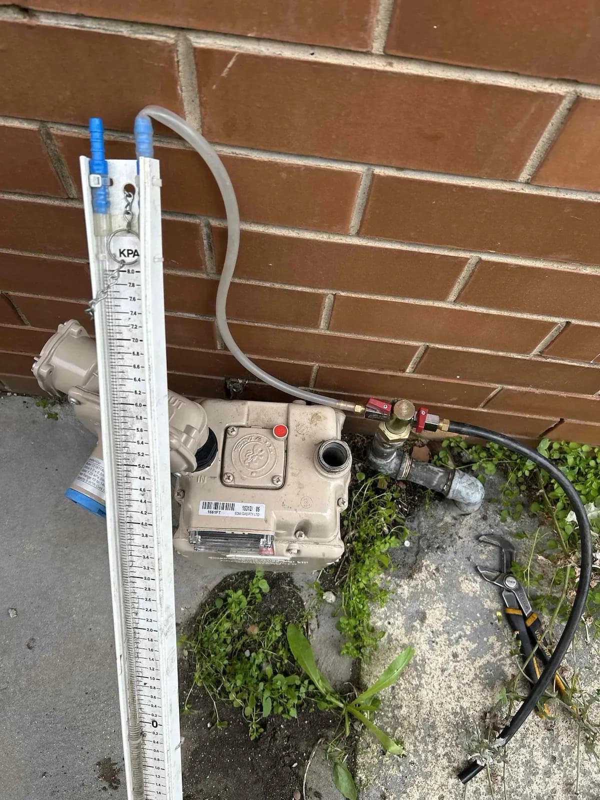 Gas pressure test at the meter