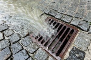 How to unblock a drain outside